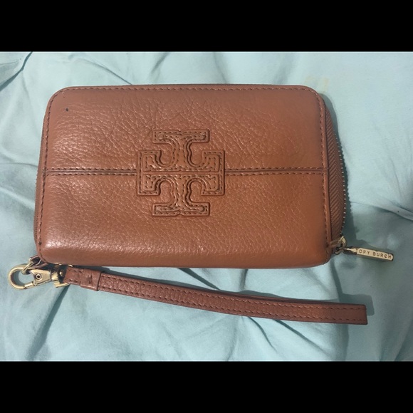 Tory Burch Handbags - Tory Burch Wristlet 👜
